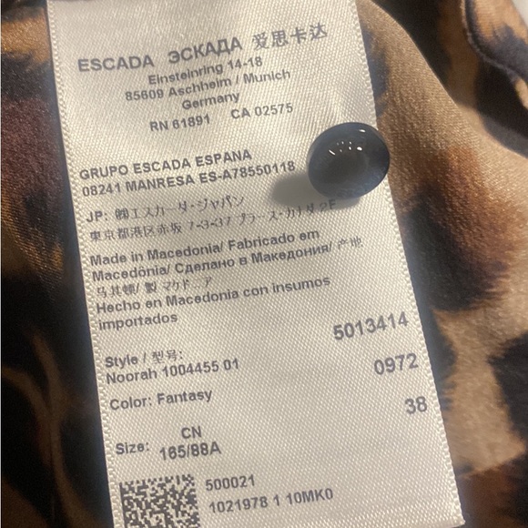 Women’s size 36 leopard blouse - Picture 3 of 3